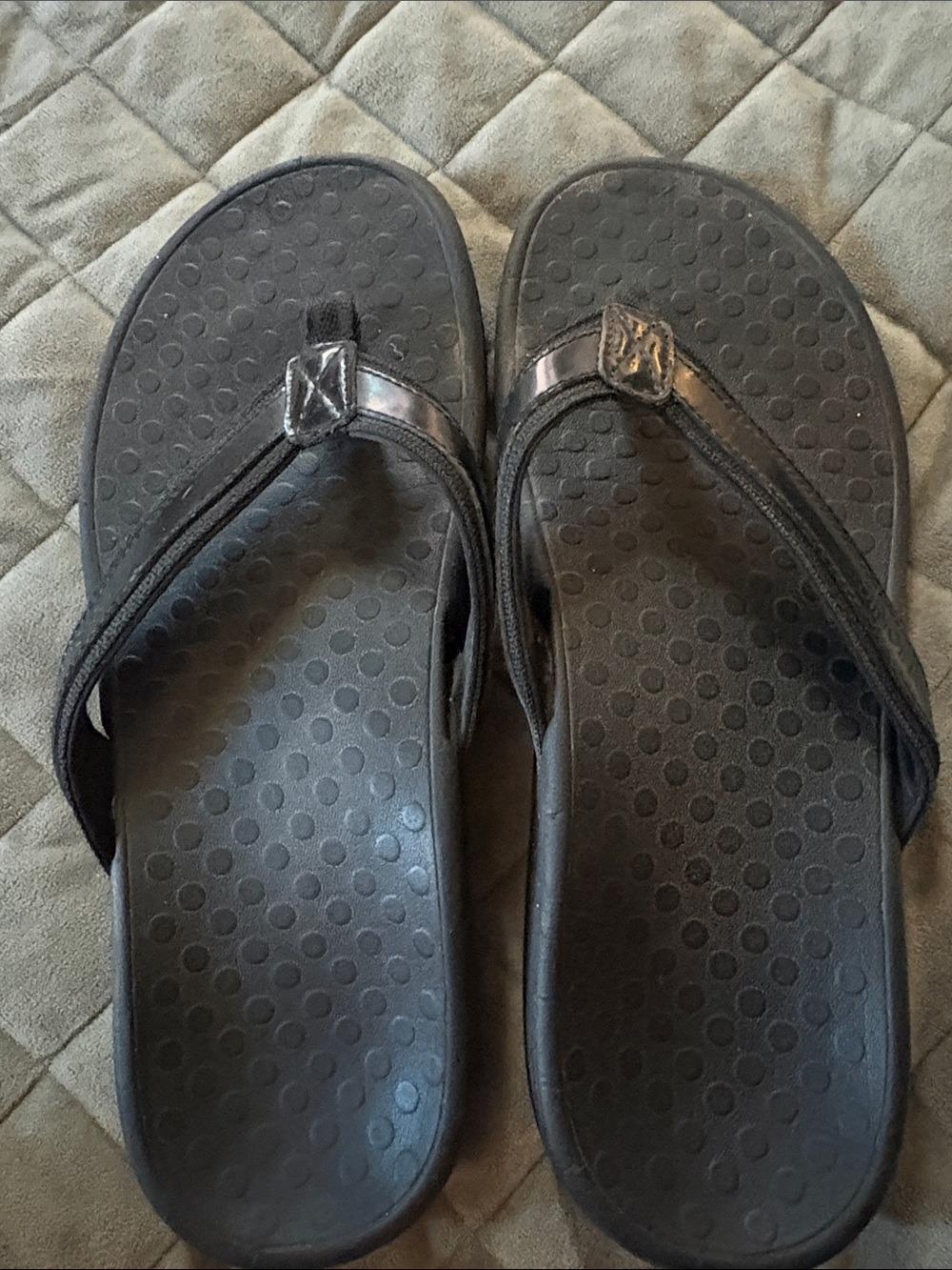 Vionic Black Thong Sandals with Cushioned Footbed